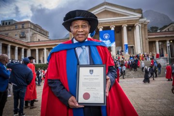 Kaizer Chiefs founder and Chairman receives an Honorary Doctorate from UCT – his now Dr Kaizer Motaung Kaizer Chiefs founder and Chairman receives an Honorary Doctorate from UCT – his now Dr Kaizer Motaung